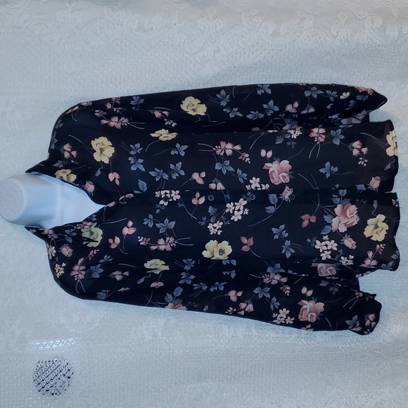 Chaus sz 14 black w/ flowers thin button down top - Picture 2 of 10